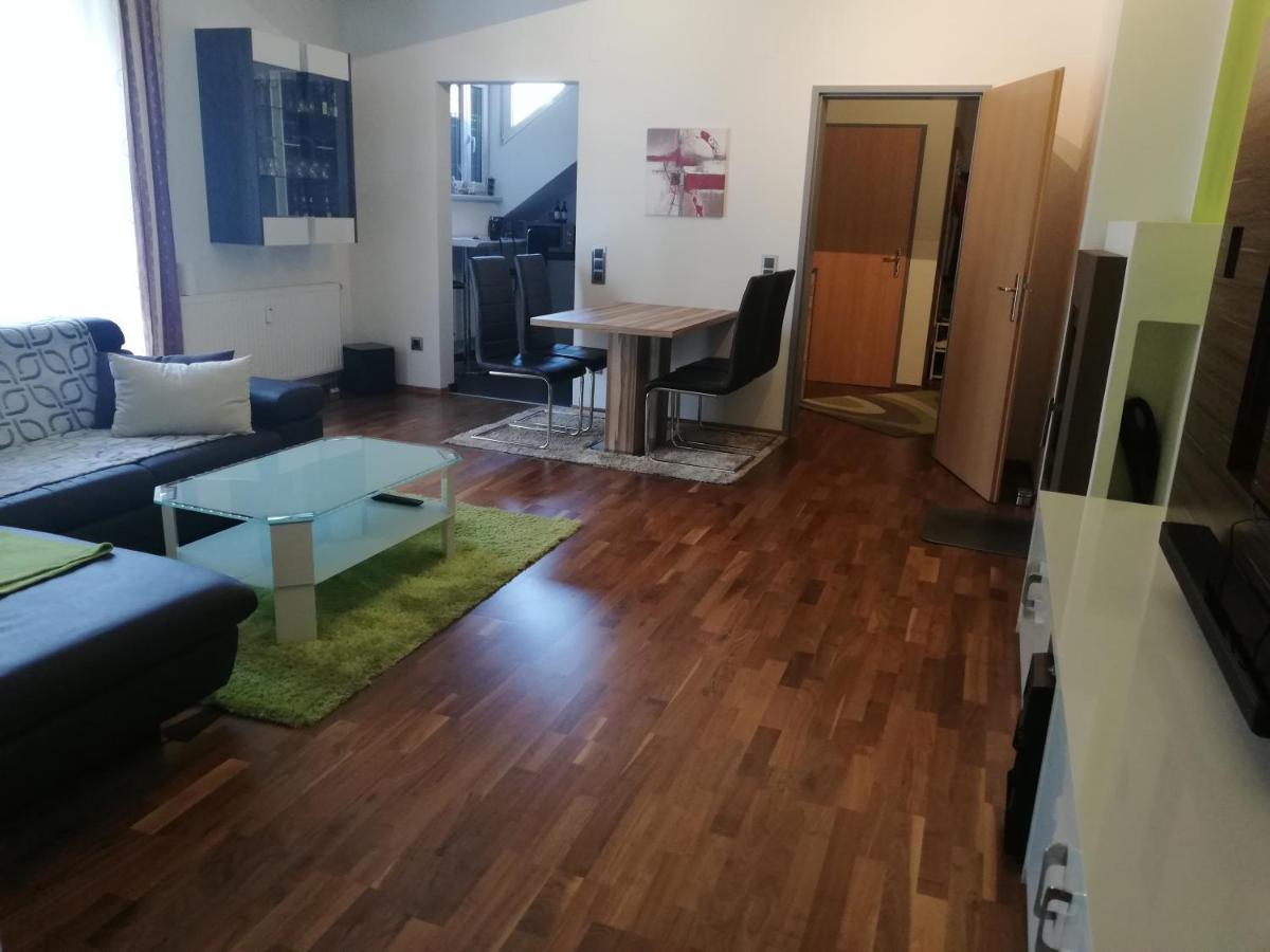 Klagenfurt'S Loft Apartment Klagenfurt am Woerthersee Bagian luar foto